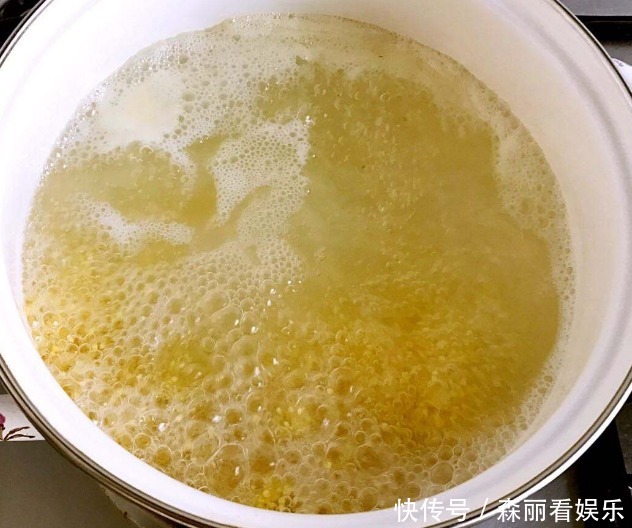 陈小米|熬小米粥,不要直接用水煮,煮前加一步,粥又香又浓,米油厚