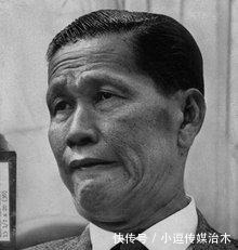 銮披汶·颂堪|拉玛五世就废除了的匍匐式跪拜礼,为何在拉玛九世时期得以恢复?