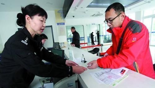 孩子|爸爸给女儿取名“念淑”,以为高雅有内涵,妈妈:你多念几遍试试