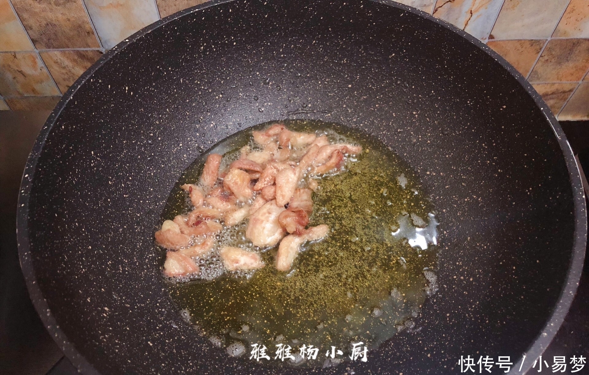 鸭肉和此是绝配,简单爆炒,香嫩开胃,润而不燥,下酒又下饭