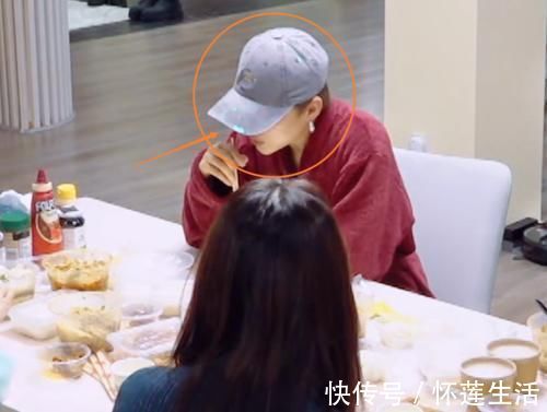 陈伟霆说一晚没看到周扬青,得知她和刘雨昕去干嘛,令人惊掉下巴