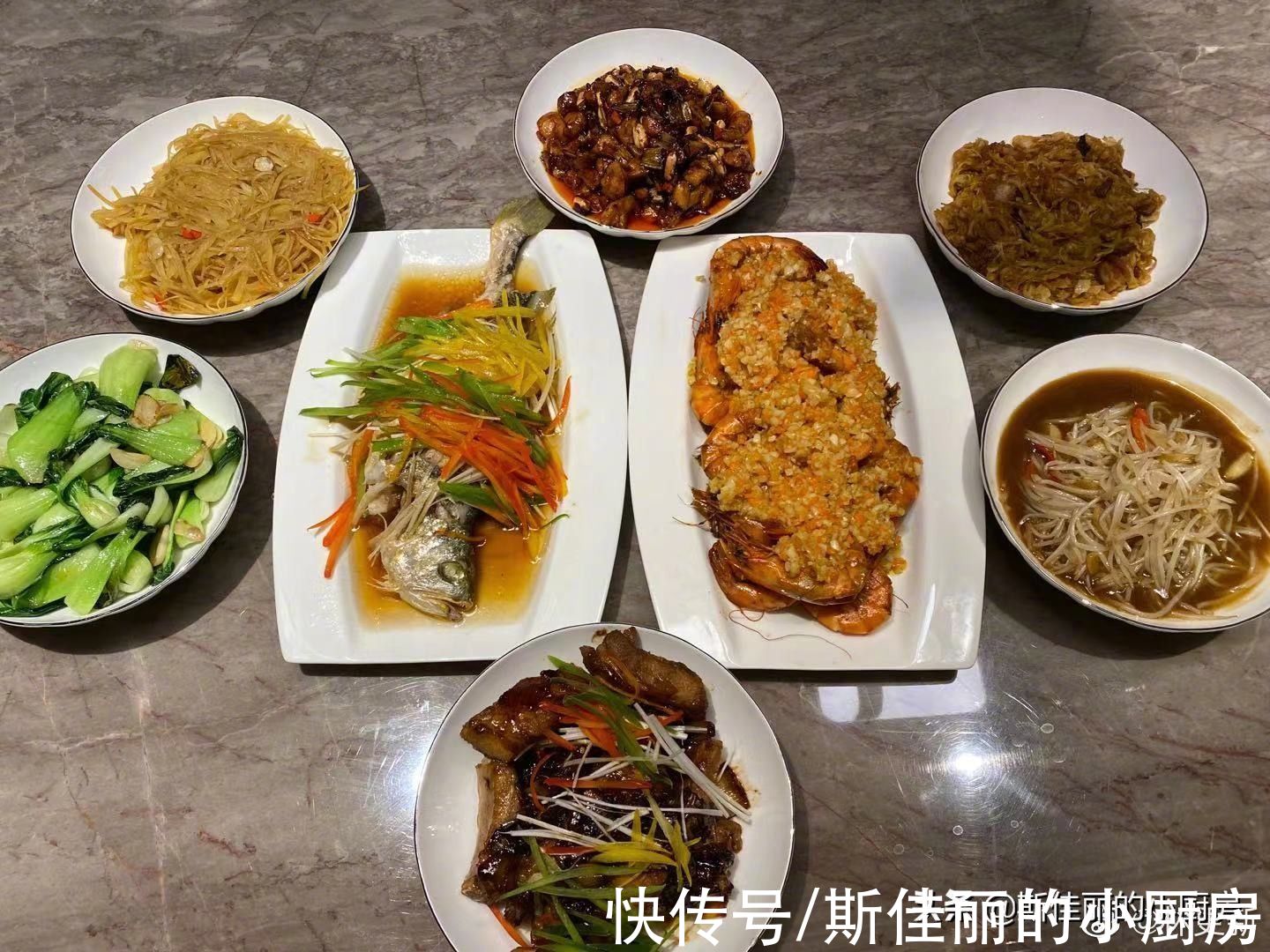 林更新曬美食，吸引50萬網(wǎng)友點贊，紛紛表示：饞哭了，想要去蹭飯