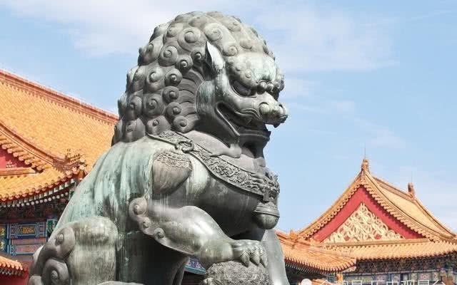 大臣|朱元璋写诗，前两句：大臣们偷笑，后两句：惊得瞠目结舌