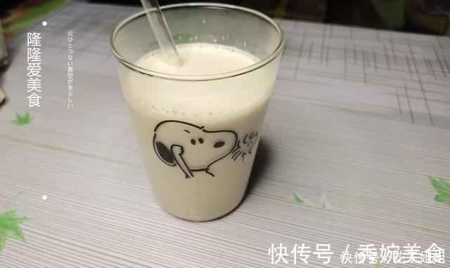 牛奶|这种奶茶做法超简单，不炒糖不煮茶叶，味道还出奇的好，小白都会