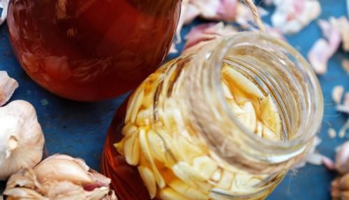 常吃大蒜好处多,有很多家庭,大蒜常和此物搭配,营养丰富!