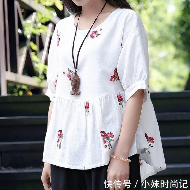 美美|今夏流行这样的小衫,适合30-40岁的女人,走到哪里都美美的