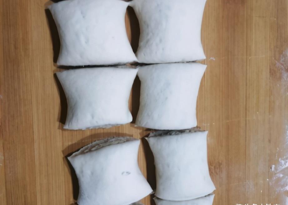 盐酥烧饼这做法,皮酥里软吃着香,不醒面照样层层酥脆,省时间