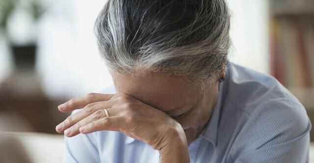 买房|给女儿买房,结果女婿父母先搬进去养老:心疼女儿,却便宜了亲家