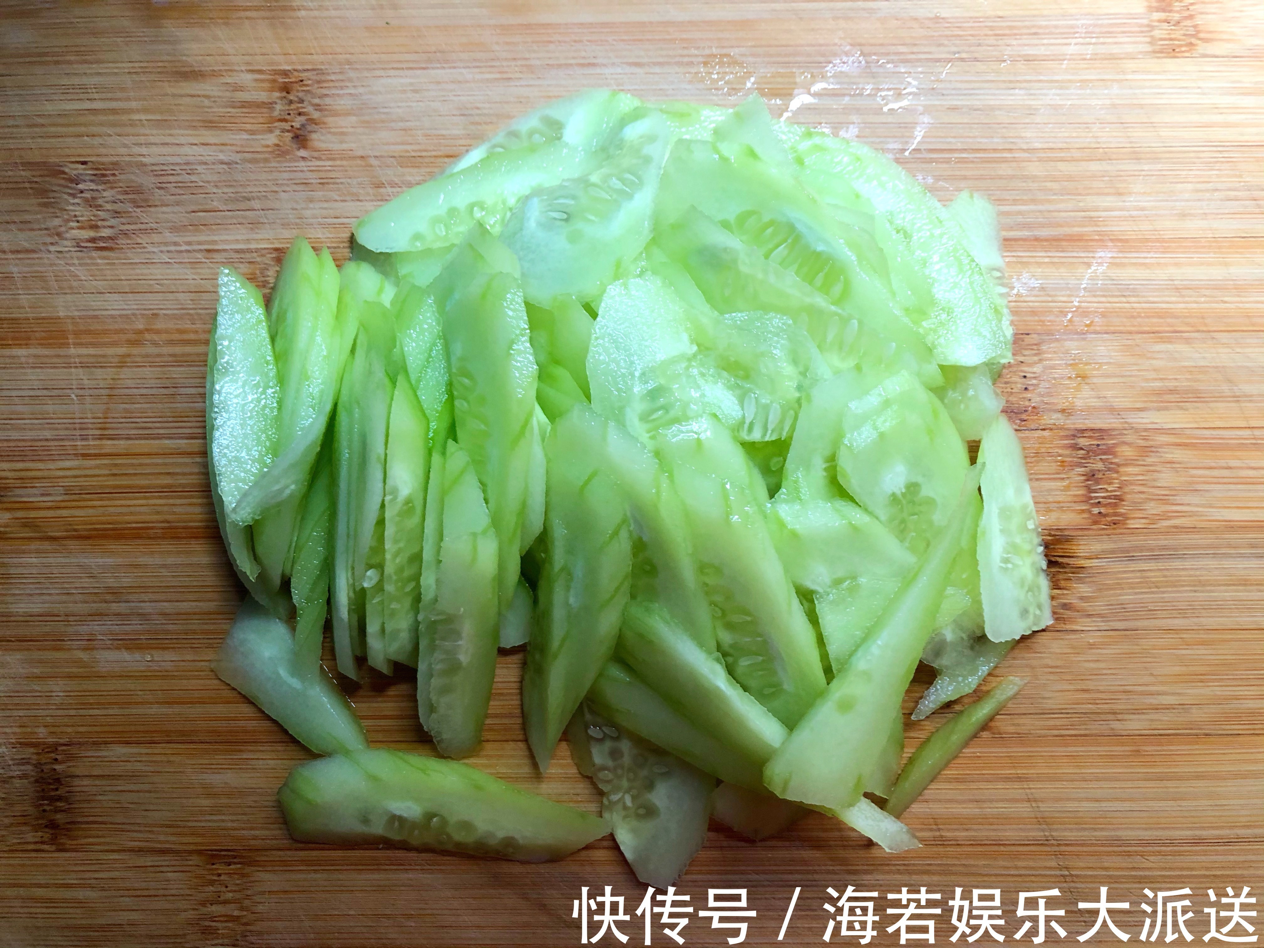 黑木耳|它和黑木耳天生是一对，简单炒一炒，清肠去脂又美味，别错过