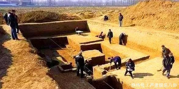 分开|古墓中陪葬的妃子,为啥双腿是分开的她们死前到底经历了什么