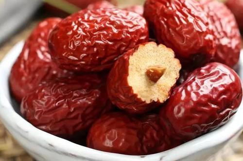 紅棗和此物是天生一對(duì),每天來一碗,頭發(fā)烏黑亮麗,臉色也紅潤