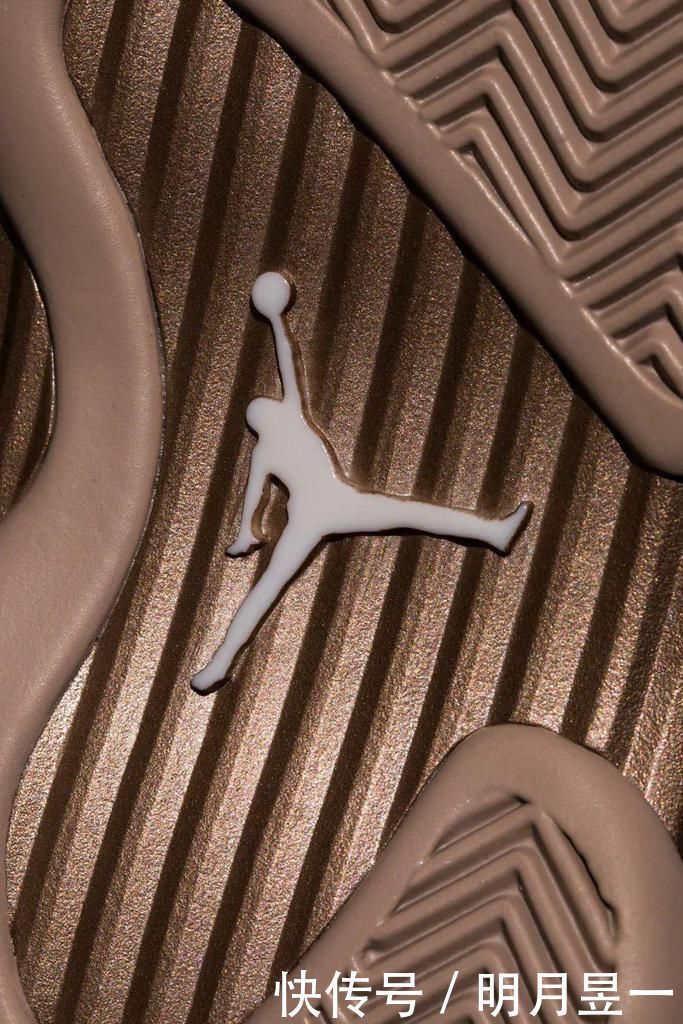 玉石 永远滴神!兵马俑 AJ 套装上脚太帅了!冠希刚晒出隐藏玩法!