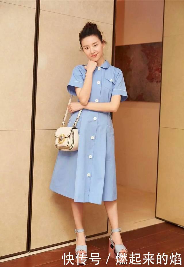 衬衫|潘粤明前妻董洁挺会穿,白色衬衫配黑色小皮裙,“漫画腿”好抢镜