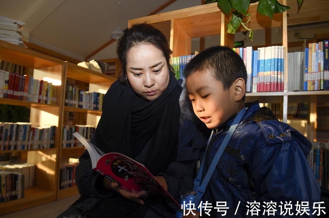 陪娃|家长坚持每天陪娃阅读,得到“双向收获”,五项能力悄悄拉开距离