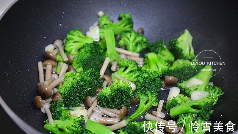 常吃|没怎么调味,却很鲜美的一道菜,热量不高,常吃大肚腩越来越小