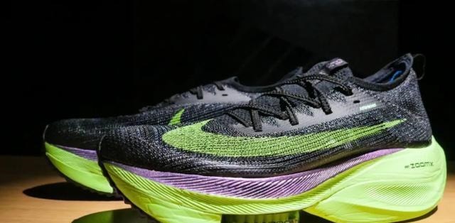 zoom 极致的炫技！来自奥运年的惊喜 Nike这款鞋才叫真正的旗舰