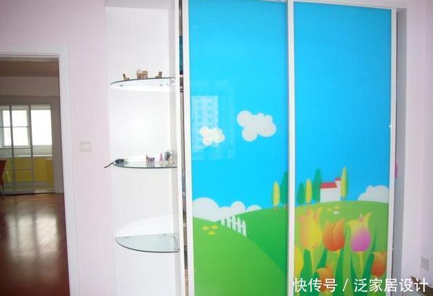 隔断|老婆说没钱就这样装修,用三根木条做客厅隔断,连石膏线都省了