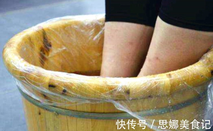 泡脚|每天用热水泡脚,究竟是好还是坏?医生:这5种人,坚决不能泡脚