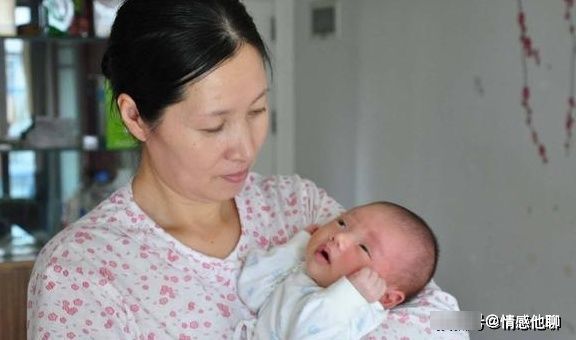 婆婆|月嫂偷偷往洗衣机放塑料瓶,婆婆看后居然偷学,引来一片赞叹