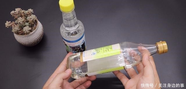 白醋上有这几个字,别再买了,买来也别用,看告诉家里人!