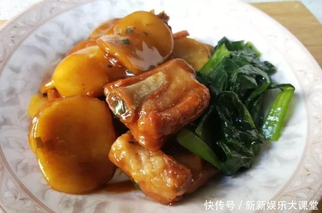 这菜,三天不吃就会馋,焖一焖,香到舔盘子,儿子一口一块停不下