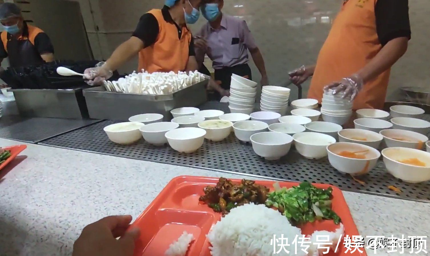 车间|带你看看深圳最大电子厂,不包吃不包住,吃一餐到底要多少开支?