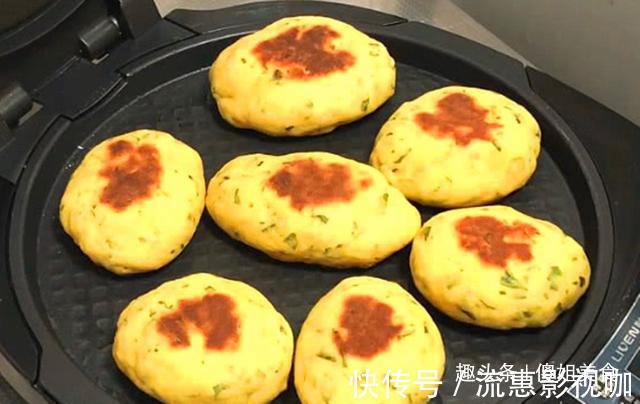 家里有面粉的一定要学着做,上锅一蒸香软可口,出锅孩子们抢着吃