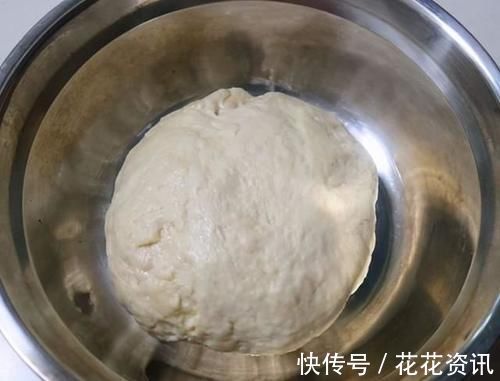 炸油条|炸油条还是传统方法好,记住3点窍门,外酥里暄鼓大泡,放凉也不硬