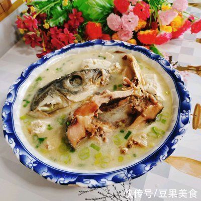 下饭神器腊鱼头豆腐汤，拌饭还能吃三碗
