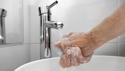 不想幽门螺杆菌缠住,养成5个习惯有必要,若坚