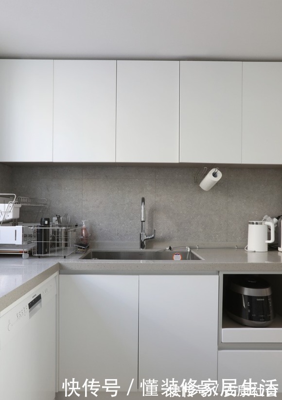 小夫妻|韩国小夫妻只扔不买,145㎡新房做精简装修,全屋干净得不像话