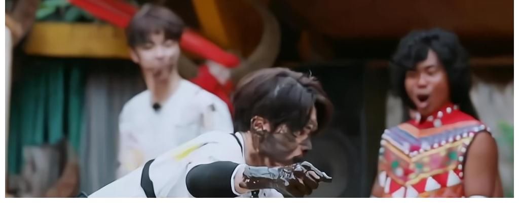 明星|一群明星来云南玩泥巴,看起来有点脏,寓意却很美好