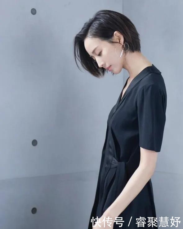 女人|齐眉短发搭配黑色长裙,张钧甯小蛮腰太吸睛,这是四十岁的女人?