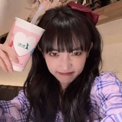 女生眼睛有这“3标志”,天生自带“眼妆”,00后小姐姐别不懂