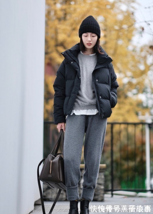 小姐姐 今年建议少穿“大衣”多穿“羽绒服”,学博主这样穿,保暖还洋气