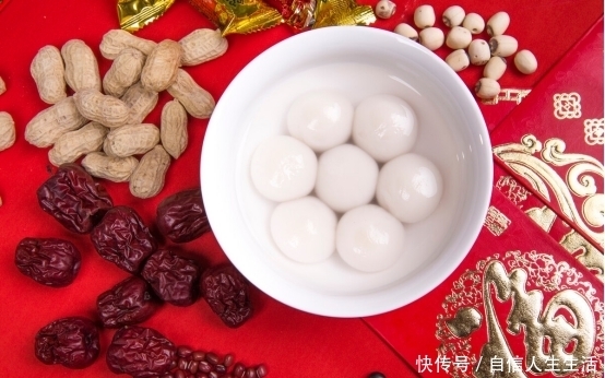 越便秘，日常饮食越精心，5类零食快避开，过年别再嘴馋了！