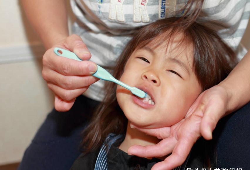 牙齿|让娃满口“小黑牙”的始作俑者并非糖,而是这东西,多数父母不知