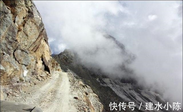 占卜|灵签占卜：你认为哪条道路可怕？测你是在上坡路还是下坡路