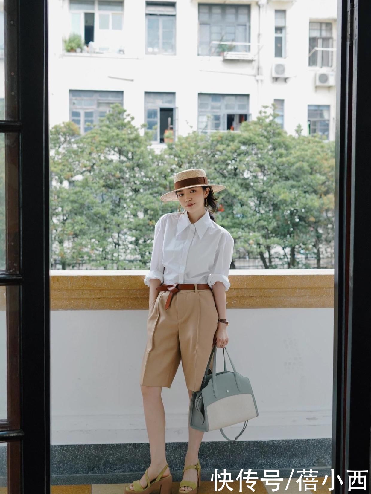 搭配|女人到了中年，放弃T恤搭配小黑裤！学三木博主这样穿，高级气质