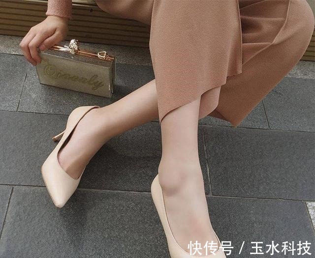 尖头 优雅经典的高跟鞋轻松驾驭,尽显女性优雅的现代气质