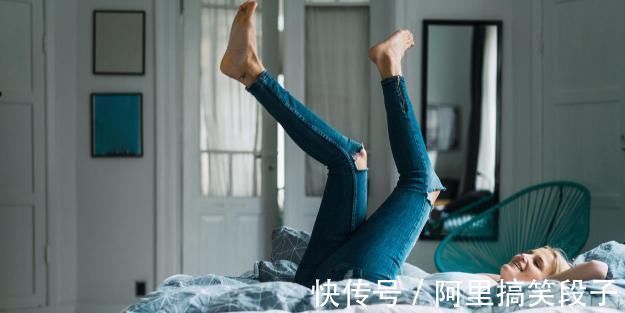 前列腺肿大|每天睡觉前15分钟抬起双腿,是在免费养生,7项福利不请自来!