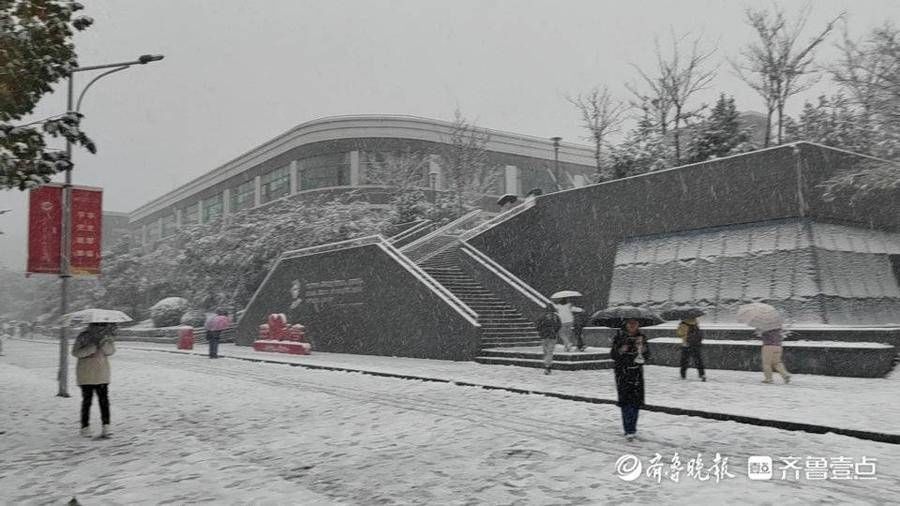 济南工程职业技术学院|暴风雪下的驻济大学生：校园里肆无忌惮滚雪球，那是我们的青春啊