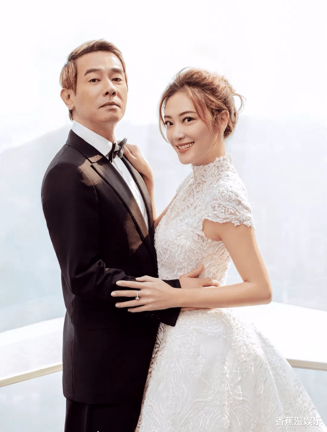 陈小春|山鸡哥因为太小气差点娶不到应采儿，应采儿只用了3招就把陈小春变成好丈夫！