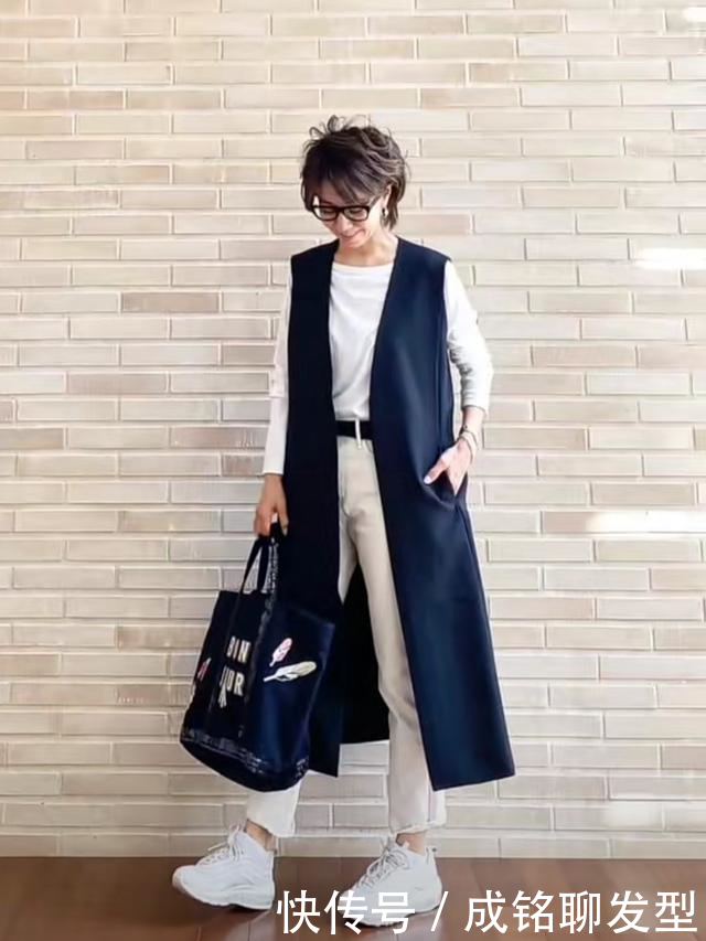 身材|这位50岁小个子博主,凭借减龄大气的穿搭出圈,美得猜不出年龄