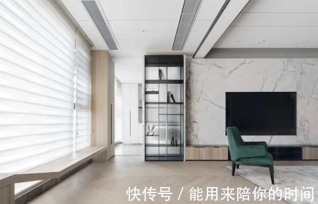 透视|76㎡小三居，经典黑白灰+飘窗榻榻米，从玄关美到卧室