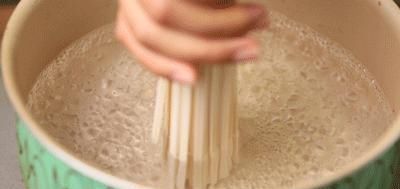 拌面|超级好吃的一碗面,10分钟就搞定,比葱油拌面香多了