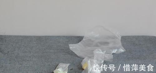你家有一次性塑料手套吗？这个用途真厉害，解决了很多人的烦恼