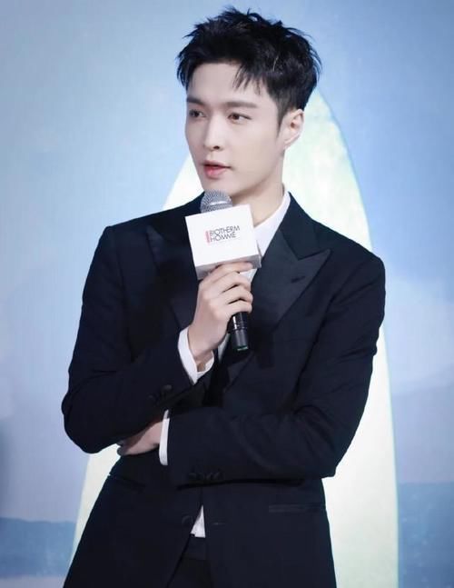 《披荆斩棘的哥哥》成团夜，张艺兴有望加盟，还有神秘嘉宾出席