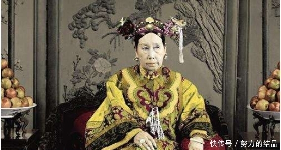 慈禧|紫禁城第1次接通电灯,慈禧只喊了2个字,身边众人捂嘴都憋不住笑!