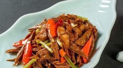 泡腐竹,不要放在水里就泡,厨师长教你一招,简单快速不夹生